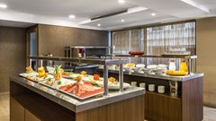 Regard Hotel: Restaurant - photo 18