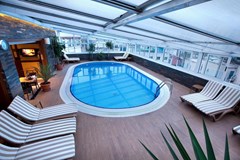 Zurich: Pool - photo 1