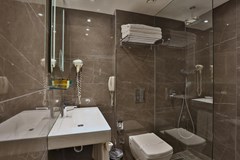 Zurich: Room - photo 18