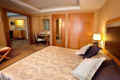 Zurich: Room - photo 38