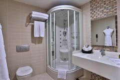 Zurich: Room - photo 42