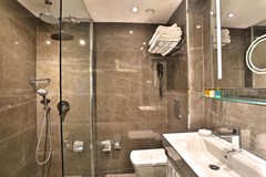 Zurich: Room - photo 64
