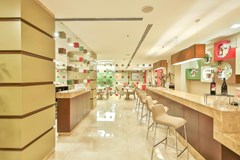Ramada Istanbul Taksim: Bar - photo 5