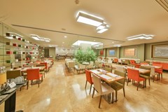 Ramada Istanbul Taksim: Restaurant - photo 16