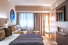 Salles Hotel Pere IV: Room TRIPLE DELUXE - photo 69