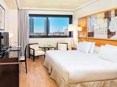 H10 Marina Barcelona: Room - photo 40