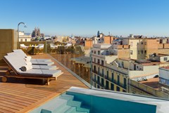 The One Barcelona: Pool - photo 7