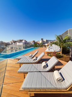 The One Barcelona: Pool - photo 12