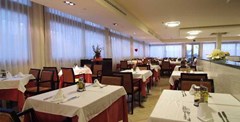 Sandos Monaco: Restaurant - photo 23