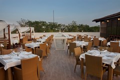 Magic Natura Animal, Waterpark & Polynesian Resort: Bar - photo 18