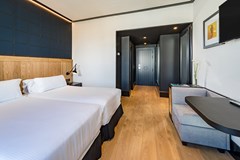 H10 Puerta de Alcala: Room DOUBLE STANDARD - photo 3