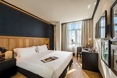 H10 Puerta de Alcala: Room - photo 16