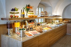 Golden Star: Restaurant - photo 14