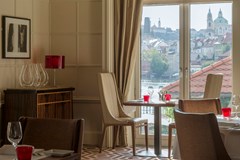 Four Seasons Hotel Prague: Restaurant - photo 11