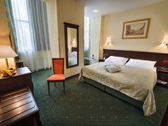 EA Hotel DownTown: General view - photo 25