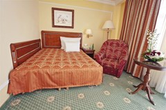 Carlsbad Plaza: General view - photo 42