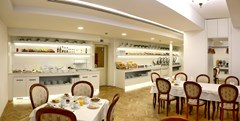 ASTORIA Hotel & Medical Spa: Restaurant - photo 35
