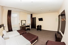 Ostrovsky: Room FAMILY ROOM THREE BEDS - photo 19