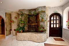 Ryan Johnson: Lobby - photo 15