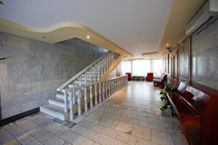 Ryan Johnson: Lobby - photo 24
