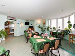 Gvardeyskaya Hotel: Restaurant - photo 6