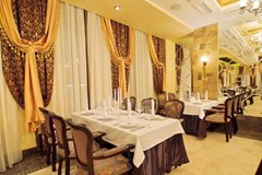 Troy: Restaurant - photo 1