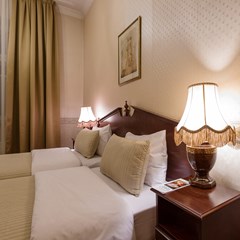 Budapest: Room - photo 20