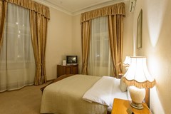 Budapest: Room - photo 32