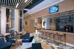Holiday Inn Express Moscow Sheremetyevo Airport: Bar - photo 2