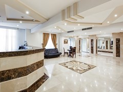 Moscow Holiday Hotel: Lobby - photo 7