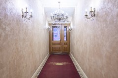 Aston: Lobby - photo 1