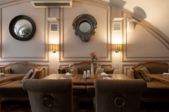 Aston: Restaurant - photo 11