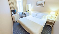 Aston: Room - photo 14