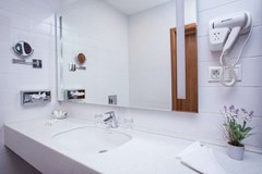Best Western Plus Centre Hotel: Room - photo 57