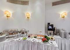 Golden Triangle Hotel: Restaurant - photo 3