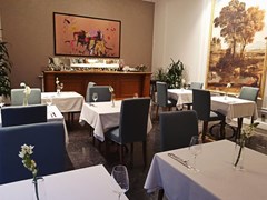 Golden Triangle Hotel: Restaurant - photo 21