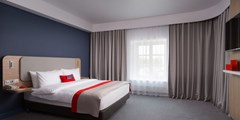 Holiday Inn Express St. Petersburg - Sad: Room - photo 4