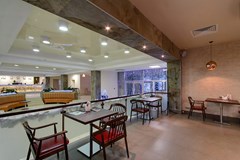 Russ: Bar - photo 2