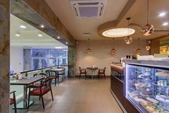 Russ: Bar - photo 14