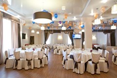 Russ: Restaurant - photo 13