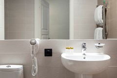 Wow Hotel on Nevsky: Room - photo 7