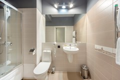 Wow Hotel on Nevsky: Room - photo 8