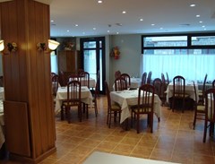 Guineu: Restaurant - photo 13
