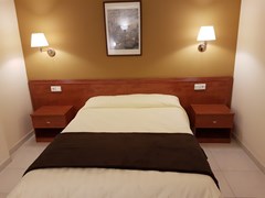 Guineu: Room Double or Twin STANDARD - photo 12