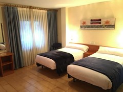 Casado: Room FAMILY ROOM CAPACITY 5 - photo 26