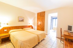 Paris Hotel: Room TRIPLE CAPACITY 3 - photo 26