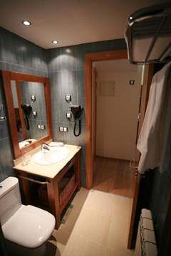 L'Obaga Blanca: Room - photo 13