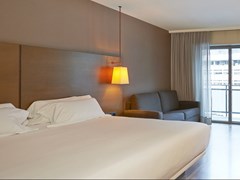 NH Andorra la Vella: Room DOUBLE SINGLE USE SUPERIOR WITH TERRACE - photo 14