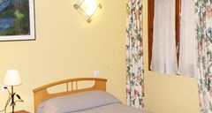Les Fonts: Room TRIPLE INNER - photo 8