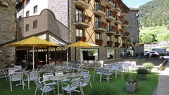 Diana Parc: Terrace - photo 2